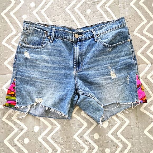 BDG SLIM BOYFRIEND SHORT **Custom One of a Kind Accents Added Size 30W - Picture 1 of 9